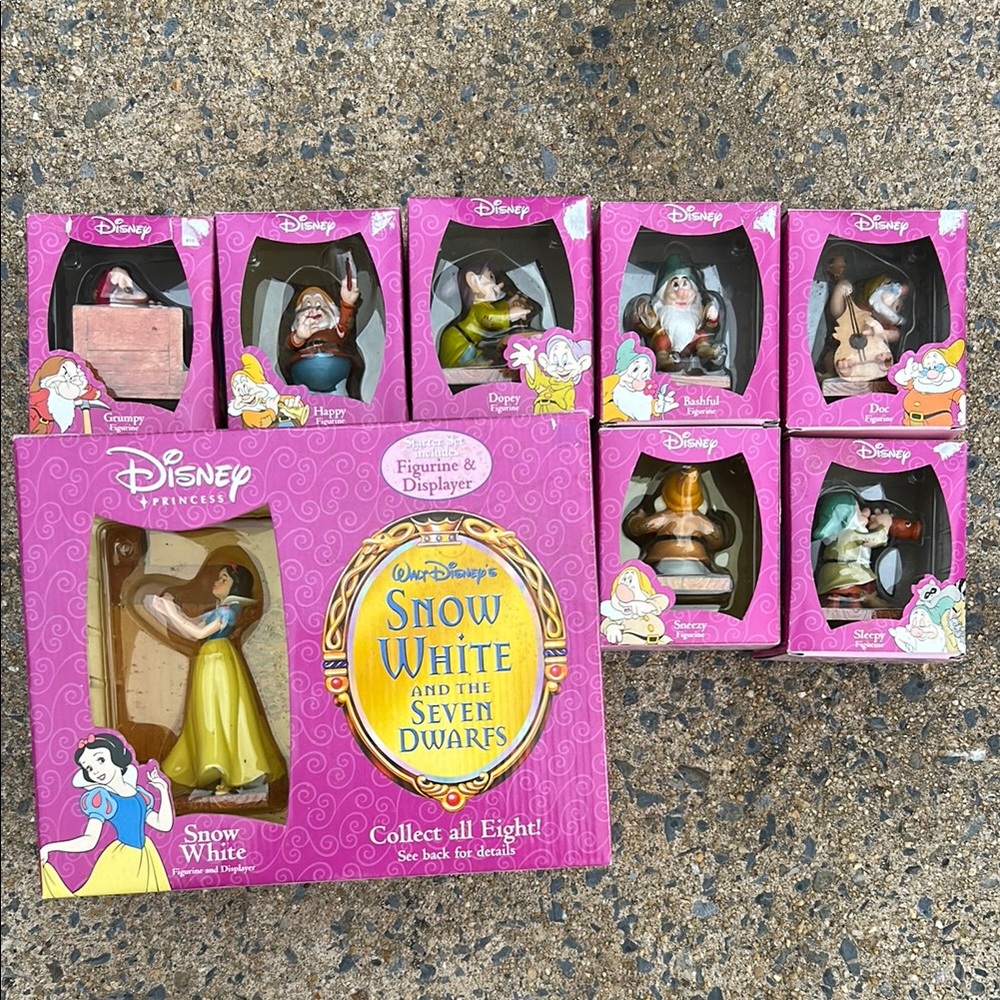 Disney Snow White Figurine Collection